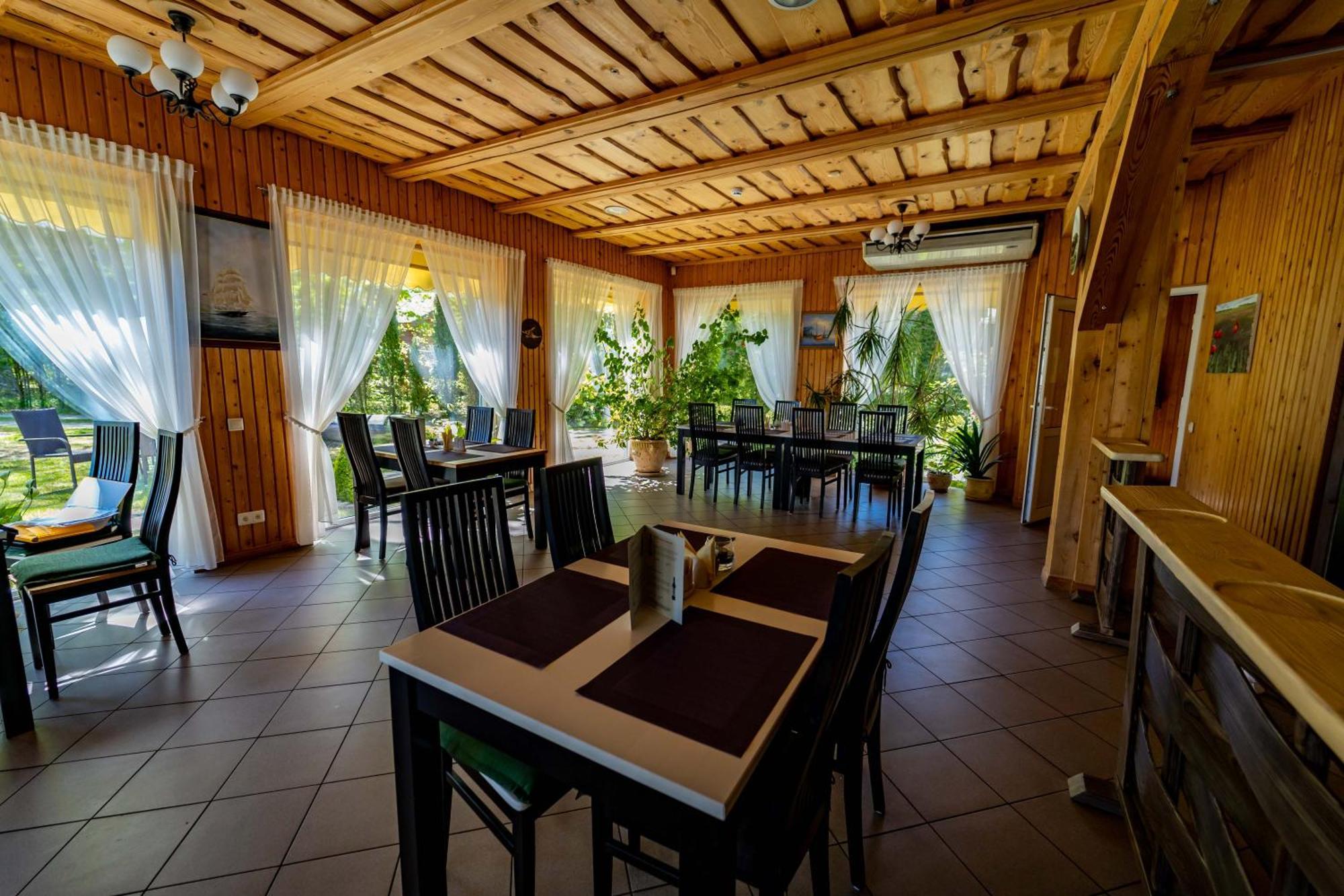 Imantas Nams Hotel Jurkalne Bagian luar foto