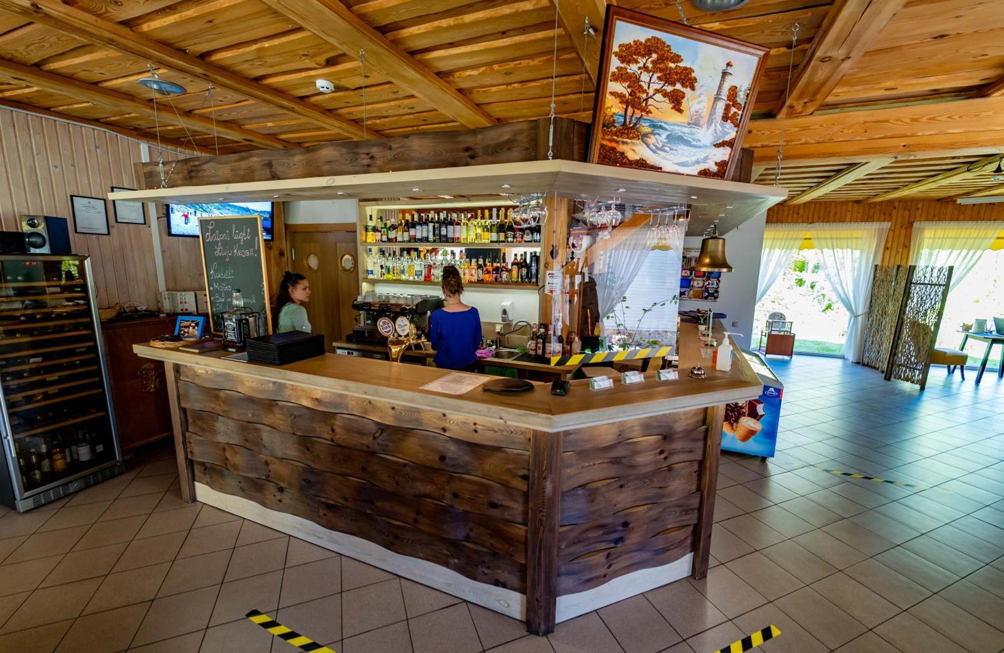 Imantas Nams Hotel Jurkalne Bagian luar foto