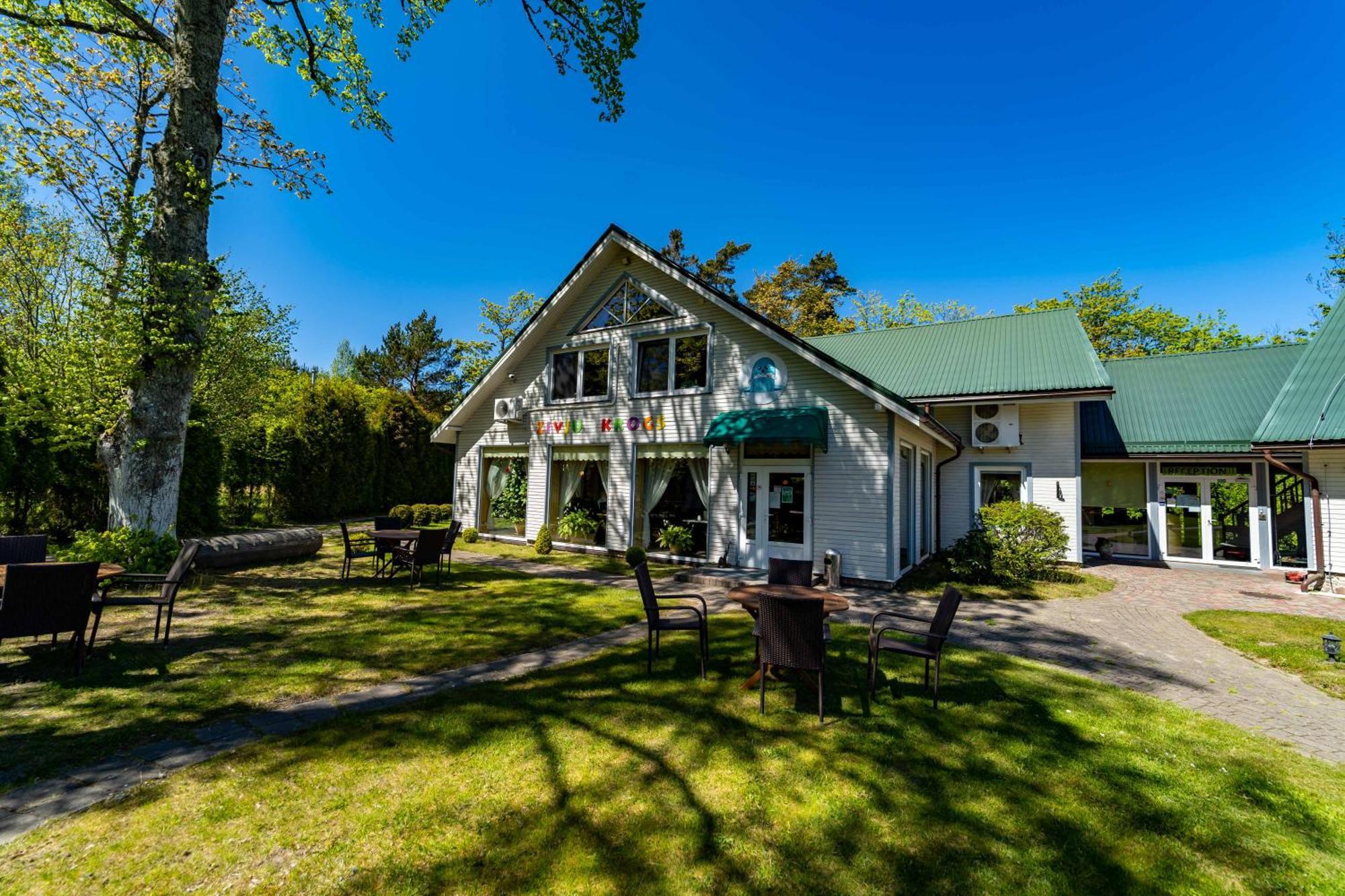 Imantas Nams Hotel Jurkalne Bagian luar foto