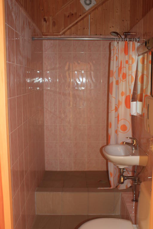 Imantas Nams Hotel Jurkalne Ruang foto